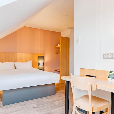 B&B Hotel Poitiers 3 Futuroscope Чассенеуил-Ду-Поитоу Экстерьер фото