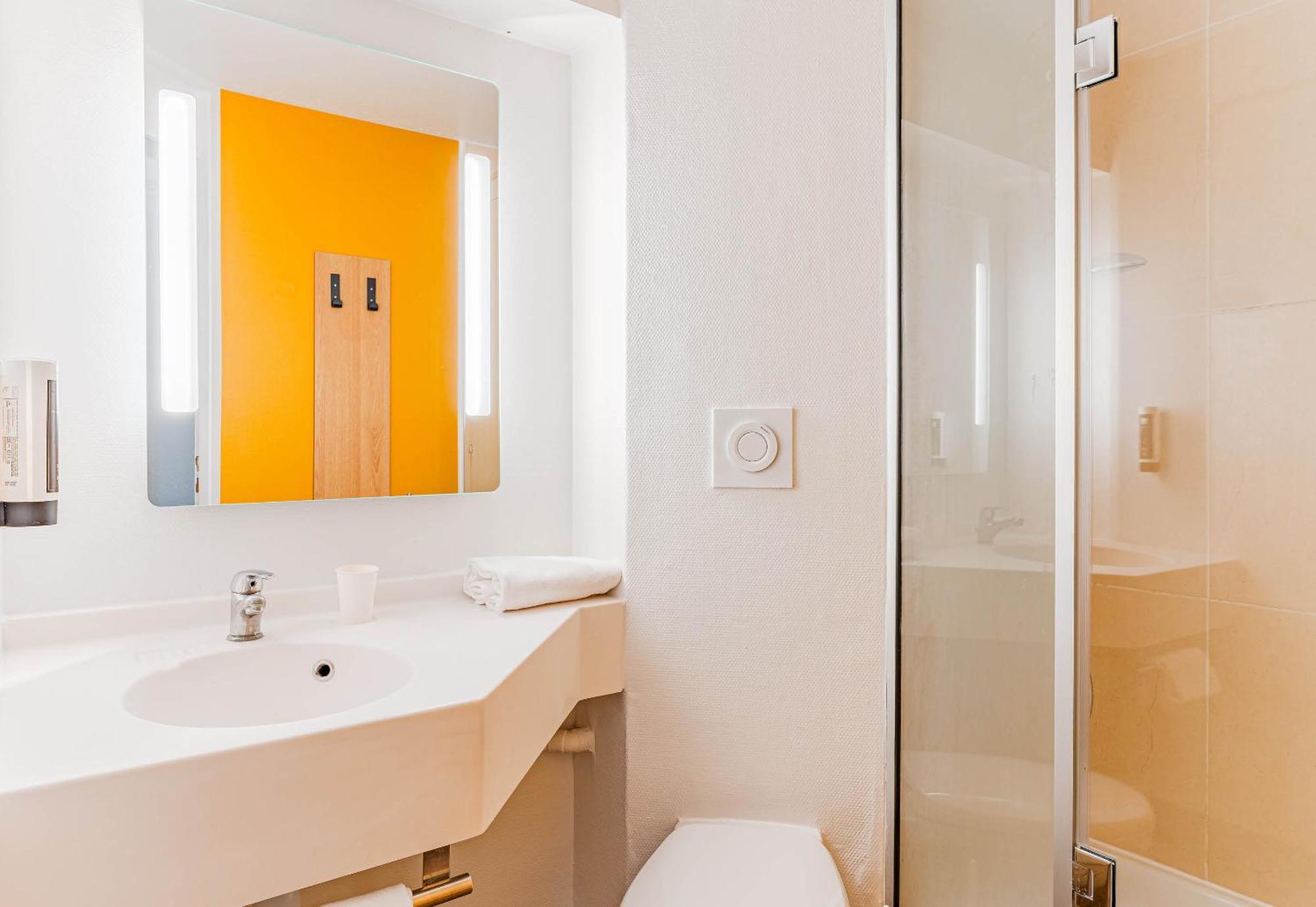 B&B Hotel Poitiers 3 Futuroscope Чассенеуил-Ду-Поитоу Экстерьер фото