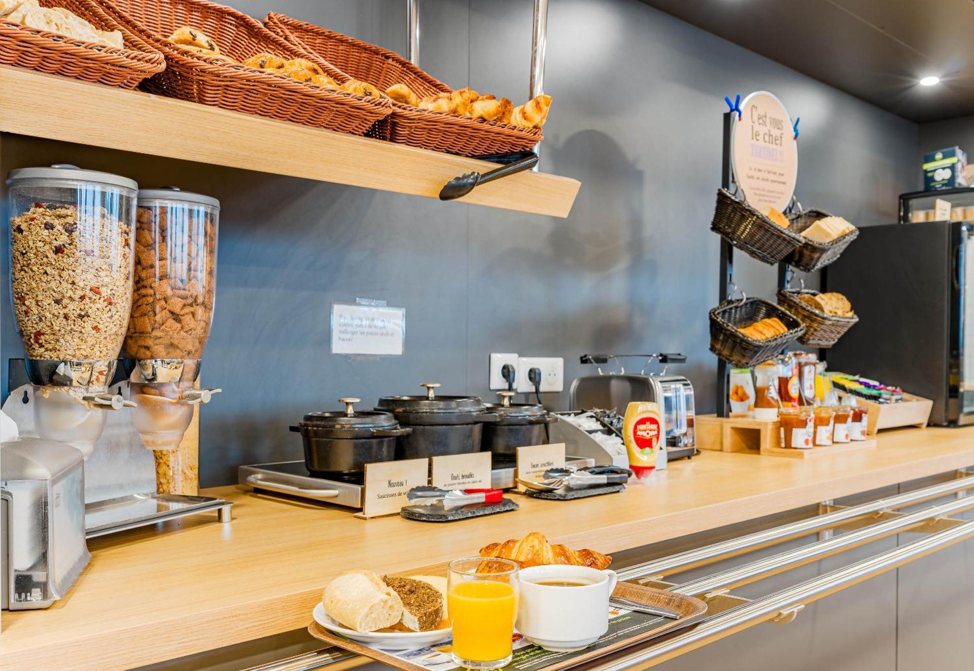 B&B Hotel Poitiers 3 Futuroscope Чассенеуил-Ду-Поитоу Экстерьер фото