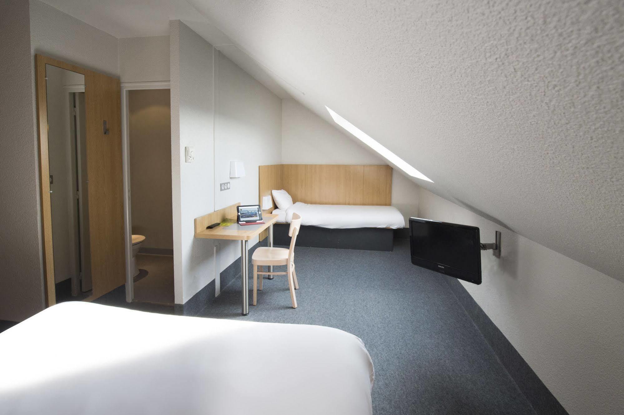 B&B Hotel Poitiers 3 Futuroscope Чассенеуил-Ду-Поитоу Экстерьер фото