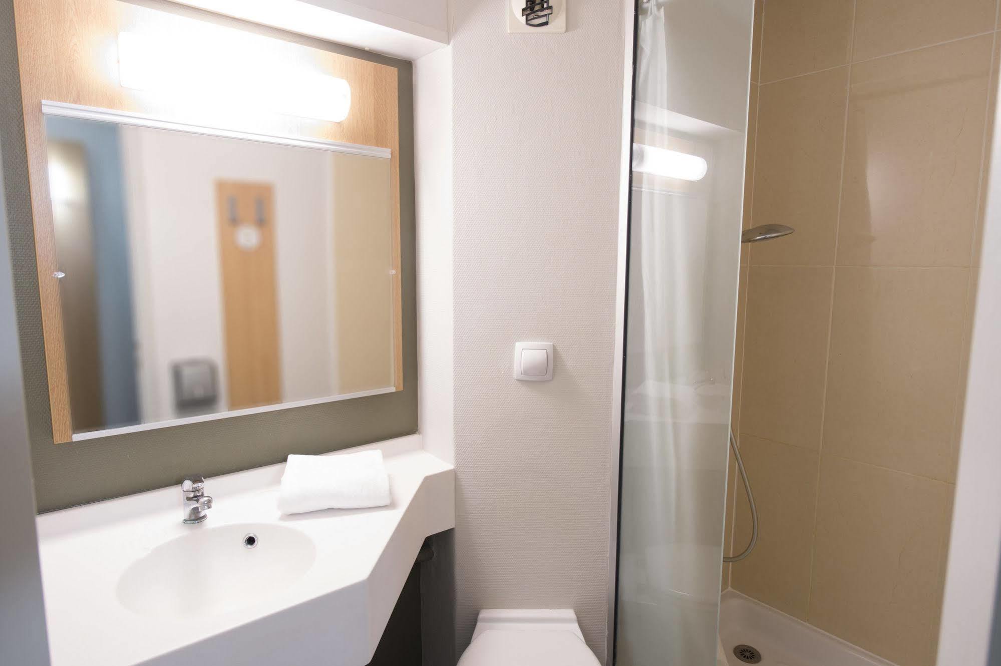 B&B Hotel Poitiers 3 Futuroscope Чассенеуил-Ду-Поитоу Экстерьер фото